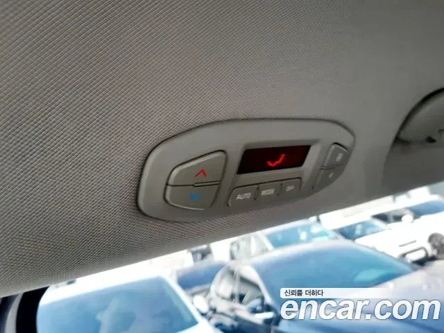 Kia Carnival 9-Seater Prstige 2019 — фото 16
