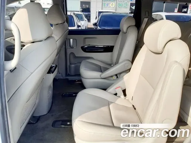Kia Carnival 9-Seater Prstige 2019 — фото 7