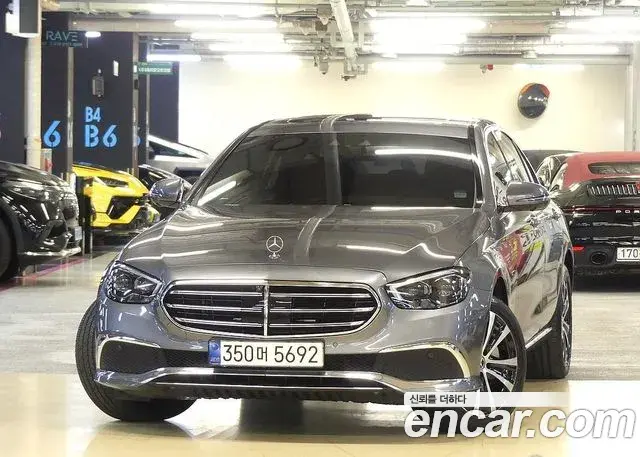 Mercedes-Benz E-Class E300e 4MATIC Exclusive 2021