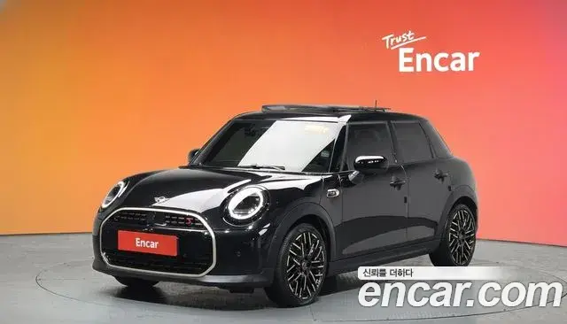 Mini Cooper 5 Door Favoured 2025