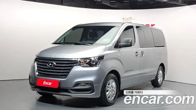 Hyundai Starex Van 5-Seater Modern 2019
