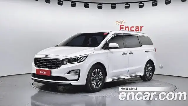 Kia Carnival 11-Seater Prestige 2019