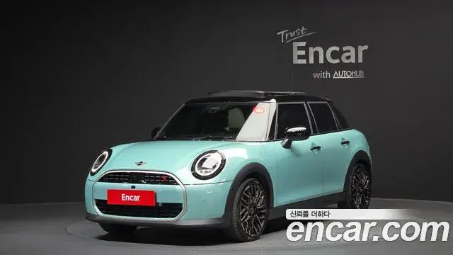 Mini Cooper 5 Door Favoured 2025