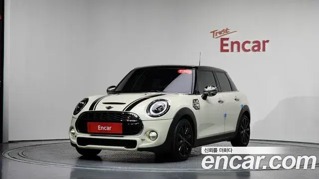 Mini Cooper 5Door Standard 3rd 2019