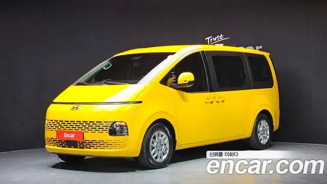 Hyundai Staria Tourer 11-Seater Modern 2023