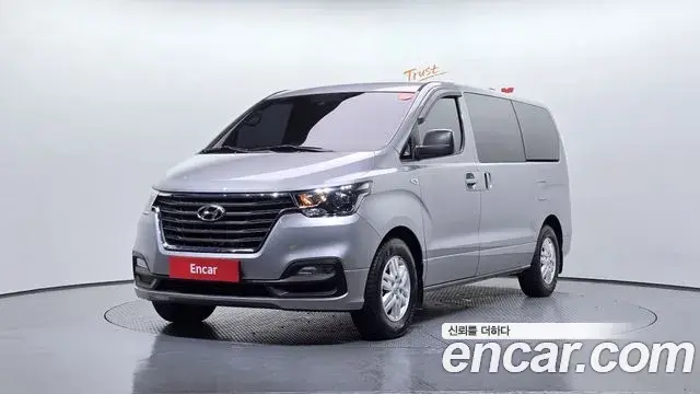 Hyundai Starex Van 3-Seater Smart 2020