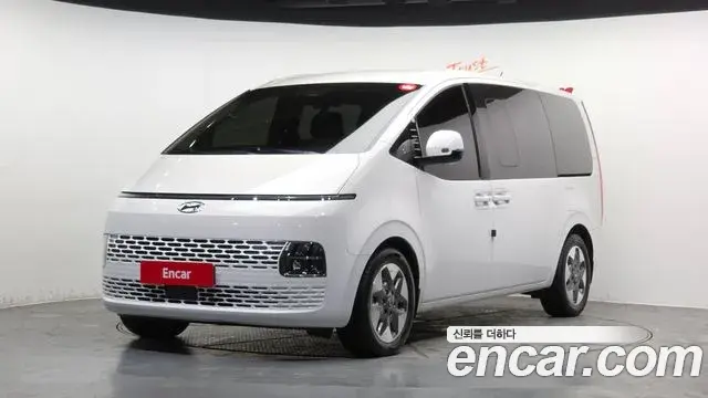 Hyundai Staria 4WD Tourer 9-Seater Modern 2022