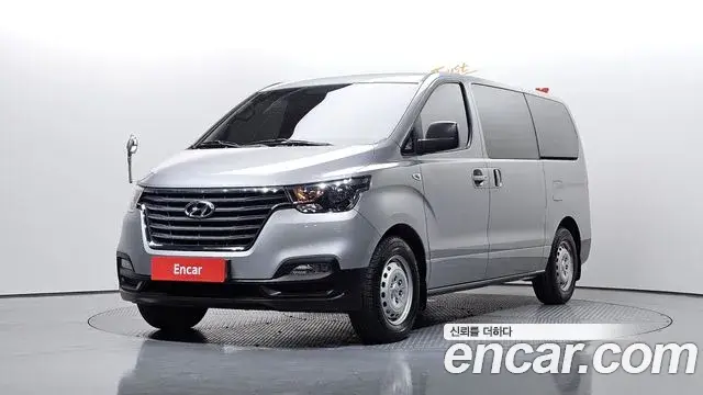 Hyundai Starex Van 3-Seater Style 2020