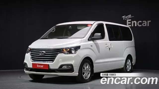 Hyundai Starex Urban 9-Seater Premium 2019