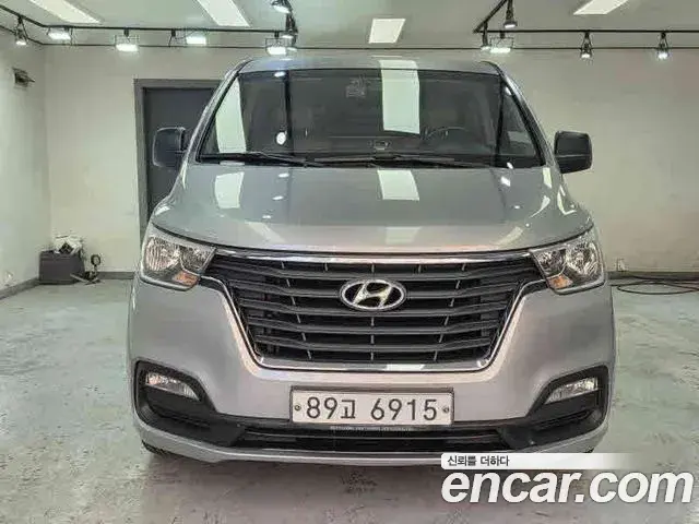 Hyundai Starex Van 5-Seater Modern 2019