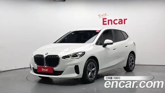 BMW 2-Series 220i Advantage 2025