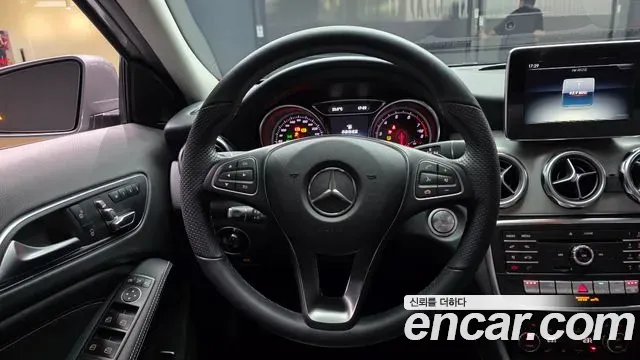 Mercedes-Benz GLA-Class GLA220 Premium 2019 — фото 13
