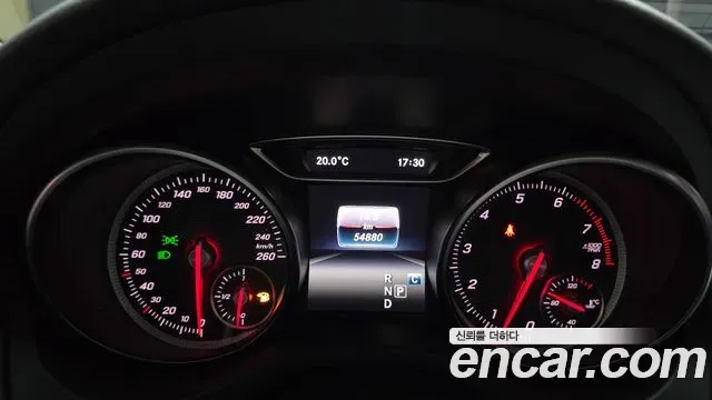 Mercedes-Benz GLA-Class GLA220 Premium 2019 — фото 8