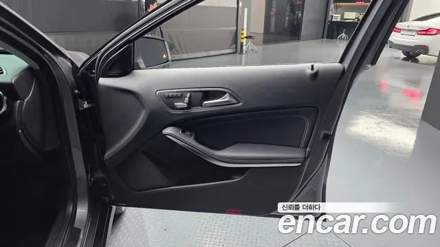 Mercedes-Benz GLA-Class GLA220 Premium 2019 — фото 24