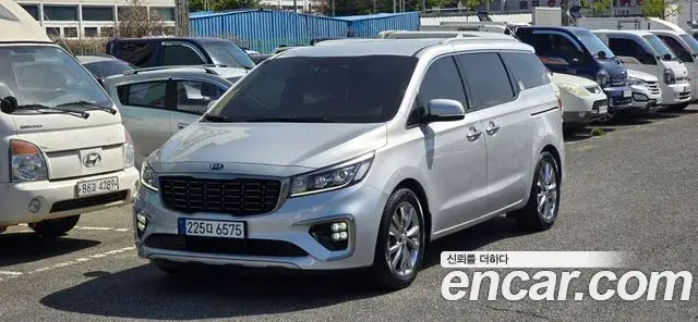Kia Carnival Gasoline 9-Seater Prestige 2020