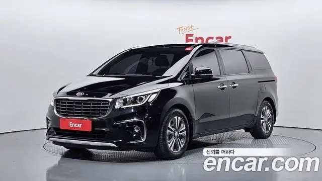 Kia Carnival 9-Seater Luxury 2019