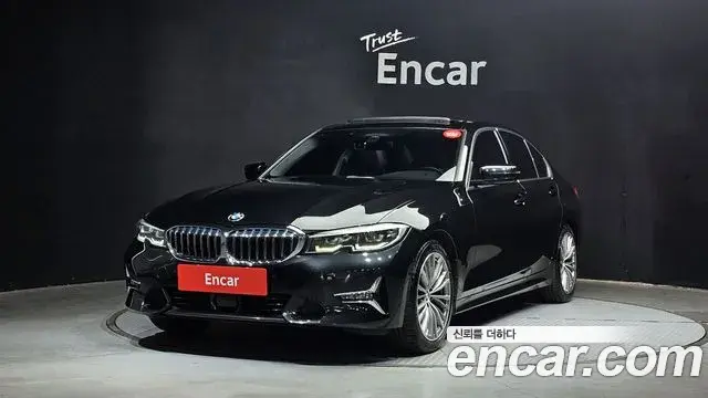 BMW 3-Series 320i Luxury 2022