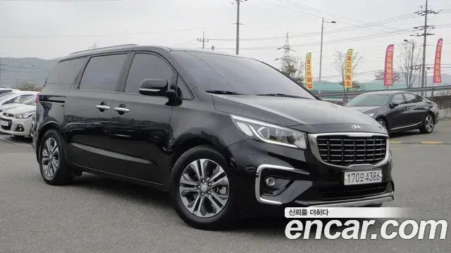 Kia Carnival 9-Seater Luxury 2020