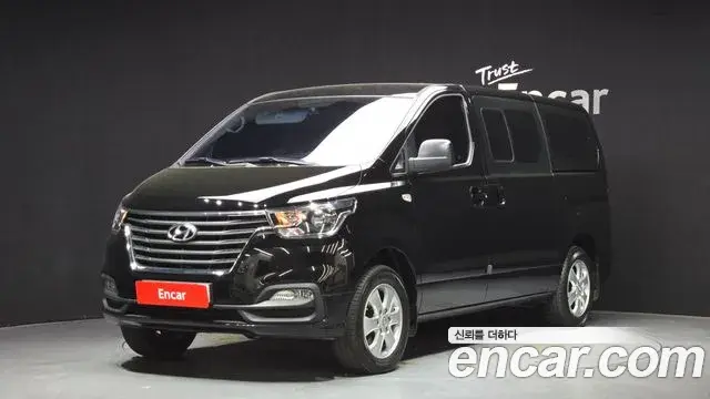 Hyundai Starex 4WD Urban 9-Seater Premium 2020