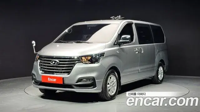 Hyundai Starex Van 3-Seater Smart 2020
