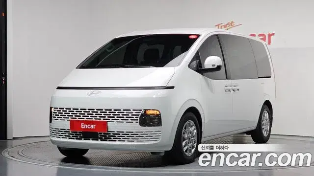 Hyundai Staria Tourer 9-Seater Modern 2025