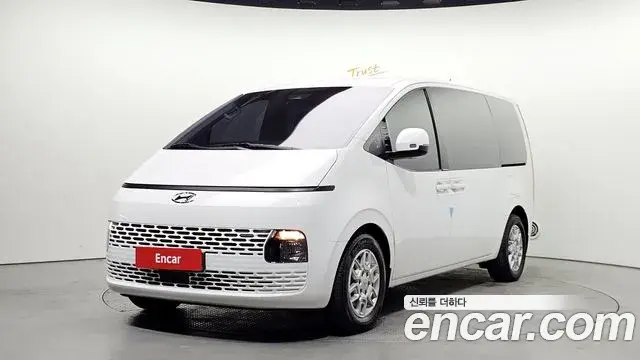 Hyundai Staria Tourer 11-Seater Modern 2022