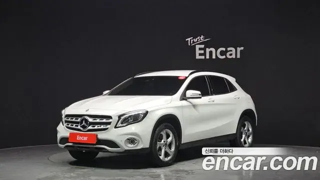 Mercedes-Benz GLA-Class GLA220 2019