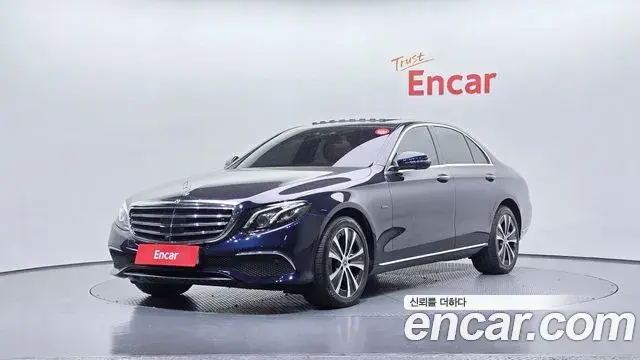 Mercedes-Benz E-Class E300e 4MATIC Exclusive 2020