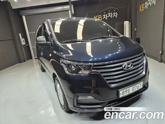 Hyundai Starex Van 5-Seater Modern 2019