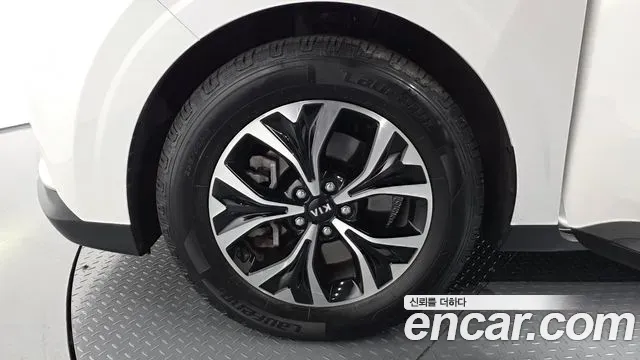Kia Carnival Diesel 9-Seater Prestige 2020 — фото 5