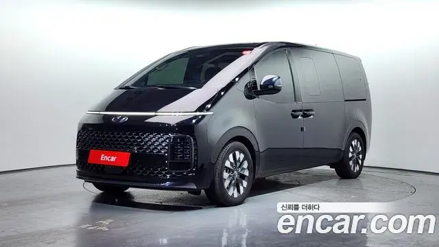 Hyundai Staria Lounge 9-Seater Prestige 2021