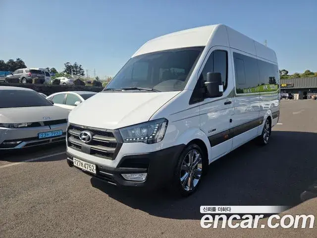 Hyundai Solati 15-seater Luxury 2022
