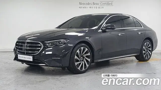 Mercedes-Benz E-Class E300 4MATIC Exclusive 2024