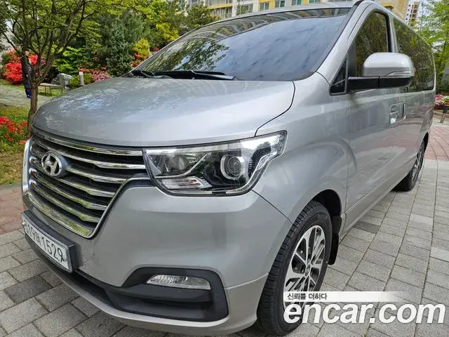 Hyundai Starex Urban 9-Seater Exclusive 2019