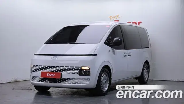 Hyundai Staria Tourer 11-Seater Smart 2024