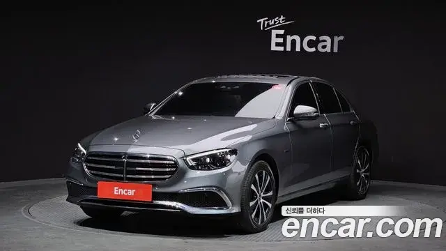 Mercedes-Benz E-Class E300e 4MATIC Exclusive 2021