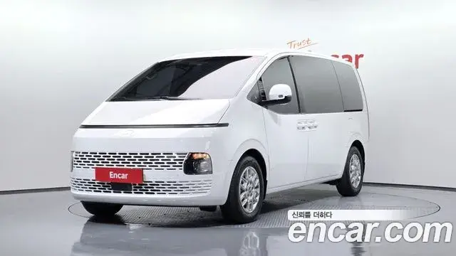 Hyundai Staria 4WD Tourer 9-Seater Modern 2024