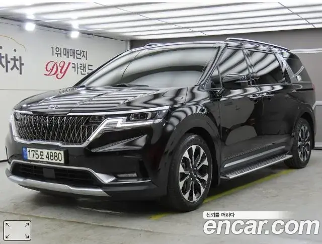 Kia Carnival Gasoline 9-Seater Signature 2021