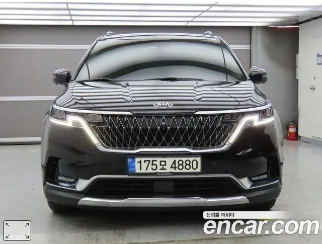 Kia Carnival Gasoline 9-Seater Signature 2021 — фото 3