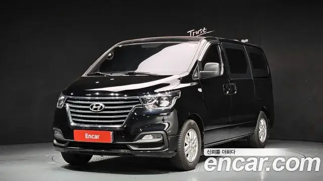 Hyundai Starex Van 3-Seater Smart 2020
