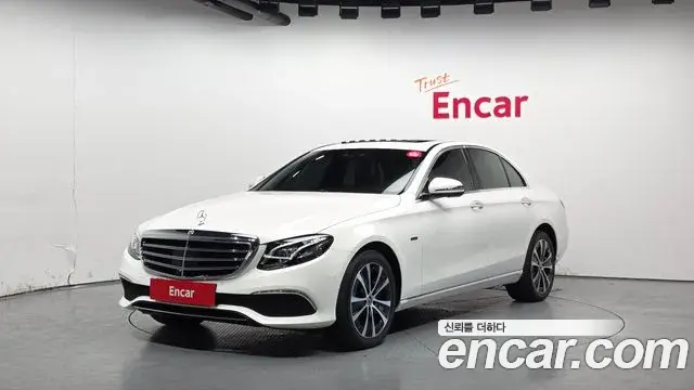 Mercedes-Benz E-Class E300e 4MATIC Exclusive 2020