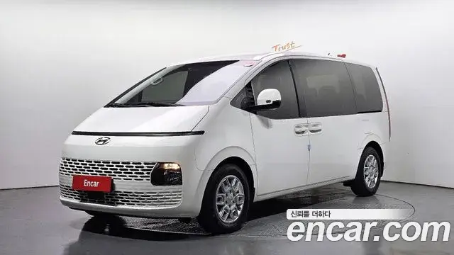 Hyundai Staria Tourer 11-Seater Modern 2022