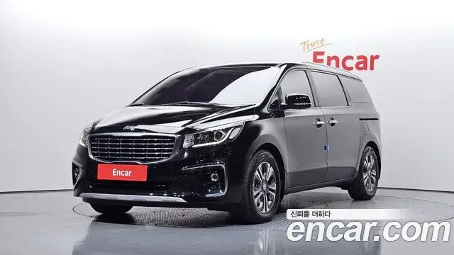 Kia Carnival 9-Seater Luxury 2019