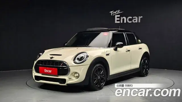 Mini Cooper 5Door Standard 3rd 2019