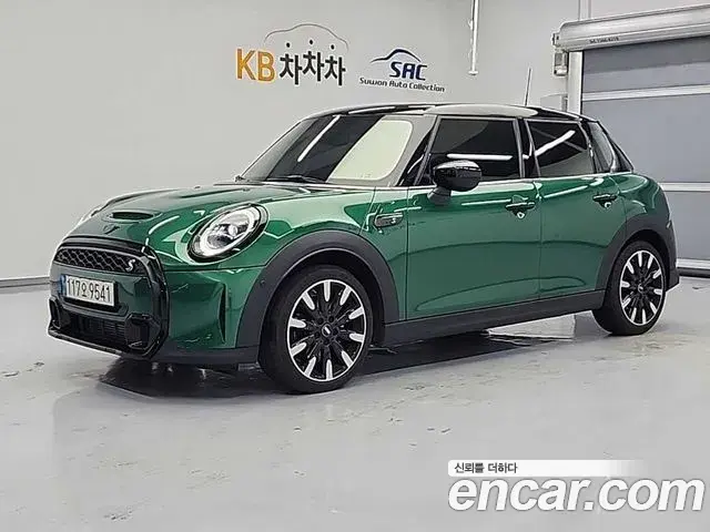 Mini Cooper 5Door Classic Third Generation 2021