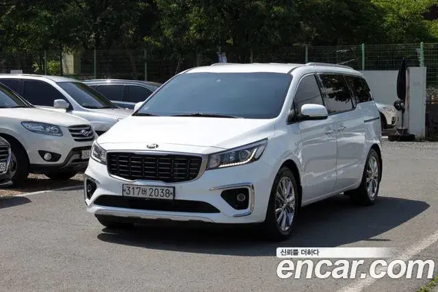 Kia Carnival 9-Seater Prstige 2020