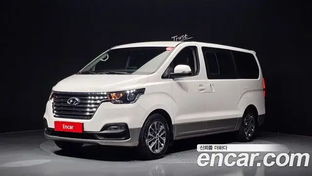Hyundai Starex Urban 9-Seater Exclusive 2019