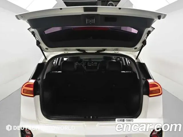 Kia Niro 1.6 HEV Prestige 2019 — фото 19