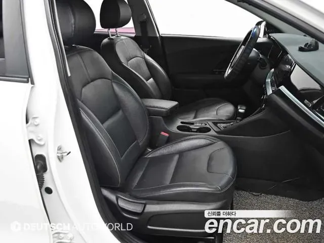 Kia Niro 1.6 HEV Prestige 2019 — фото 10