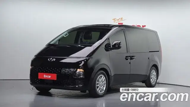 Hyundai Staria 4WD Tourer 9-Seater Modern 2022